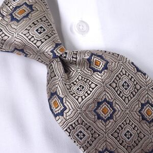 JOS A BANK Signature Gold, Men's 100% Silk Tie, Medallion, Tan & Blue, USA MADE.
